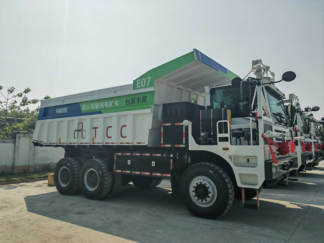 聚勢共贏!宇通新能源無人駕駛礦卡批量交付臺泥 聚勢共贏!宇通新能源無人駕駛礦卡批量交付臺泥