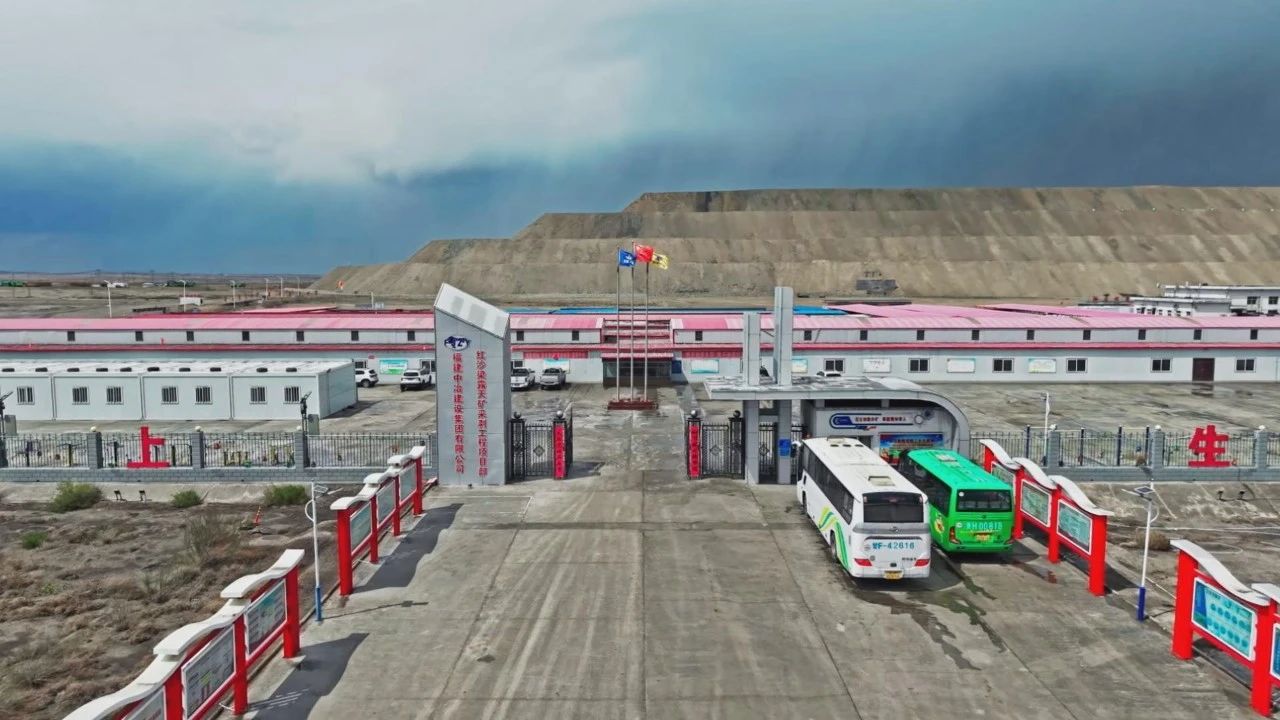 綠動戈壁·智領未來——宇通礦卡助力天寶煤業(yè)效率環(huán)保雙贏