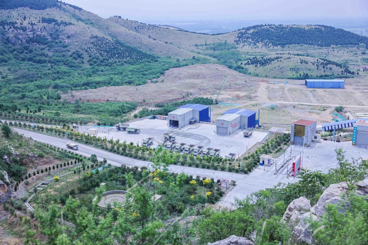 又一里程碑!宇通礦卡助力平陰山水石灰巖礦實現全礦無人運營! 又一里程碑!宇通礦卡助力平陰山水石灰巖礦實現全礦無人運營!