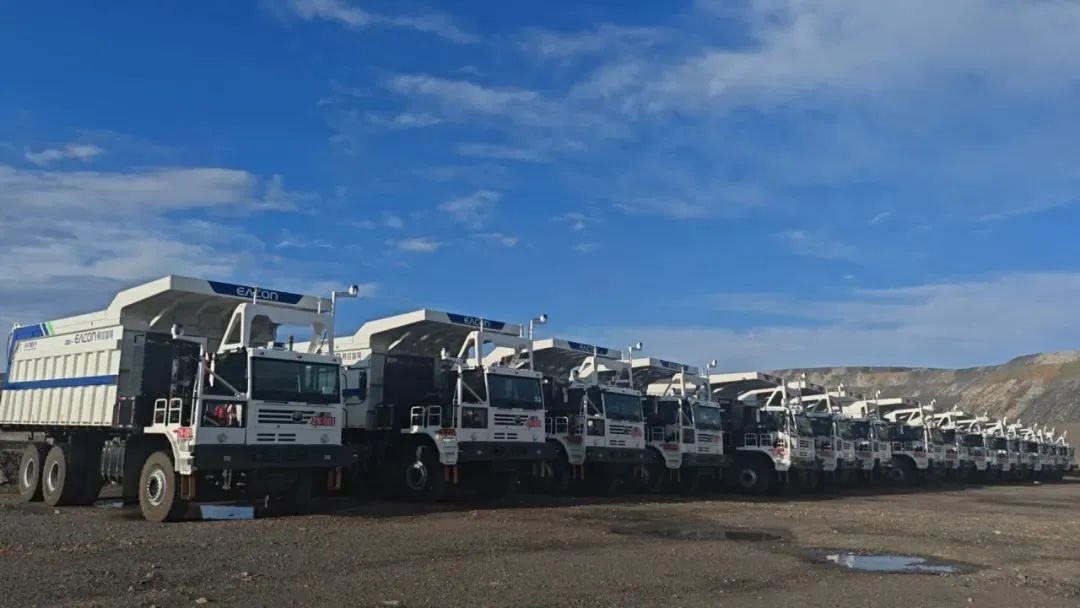 屬于礦區(qū)的賽博朋克,宇通無人駕駛礦卡為行業(yè)再樹里程碑! 屬于礦區(qū)的賽博朋克,宇通無人駕駛礦卡為行業(yè)再樹里程碑!