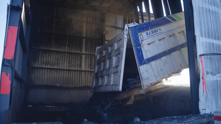 屬于礦區(qū)的賽博朋克,宇通無人駕駛礦卡為行業(yè)再樹里程碑! 屬于礦區(qū)的賽博朋克,宇通無人駕駛礦卡為行業(yè)再樹里程碑!