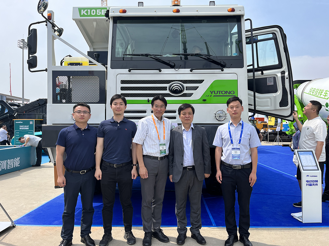 亮相工程機(jī)械展!宇通展現(xiàn)中國(guó)制造風(fēng)采 亮相工程機(jī)械展!宇通展現(xiàn)中國(guó)制造風(fēng)采