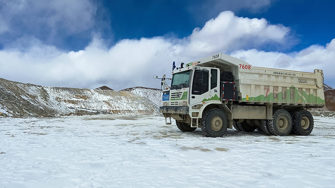 無懼挑戰(zhàn)！宇通礦卡助力巨龍銅礦在雪域高原筑起綠色礦山