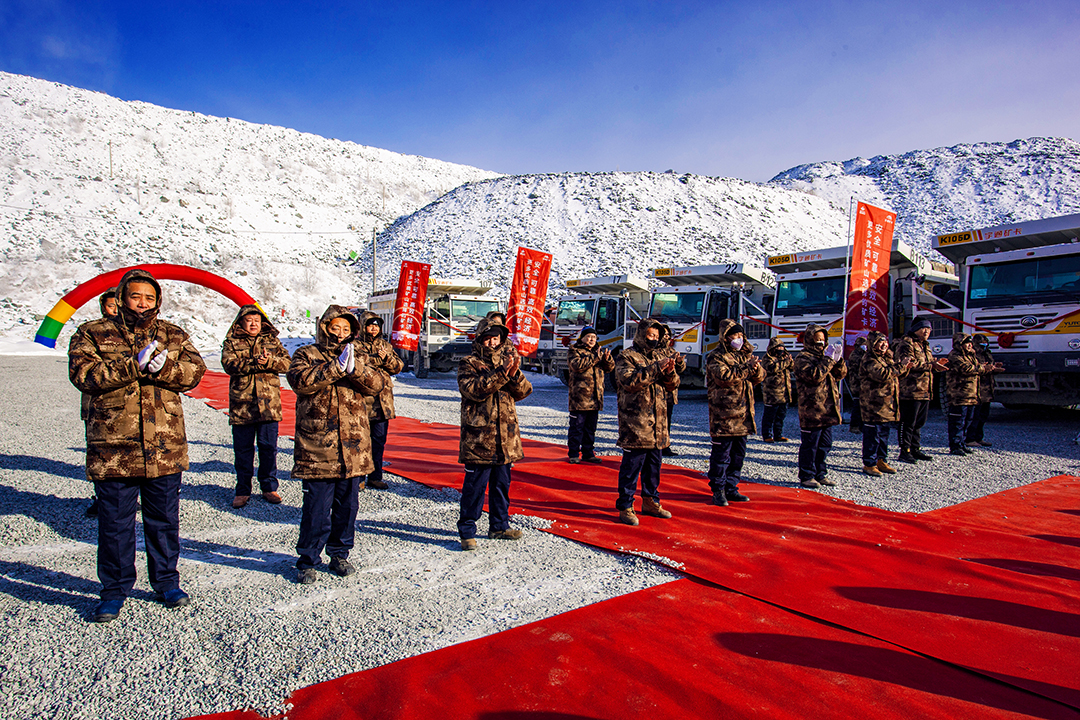 戰略簽約！宇通礦卡批量交付鞍鋼建設