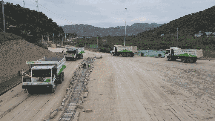 共赴新程!宇通純電礦卡批量交付中電建 共赴新程!宇通純電礦卡批量交付中電建